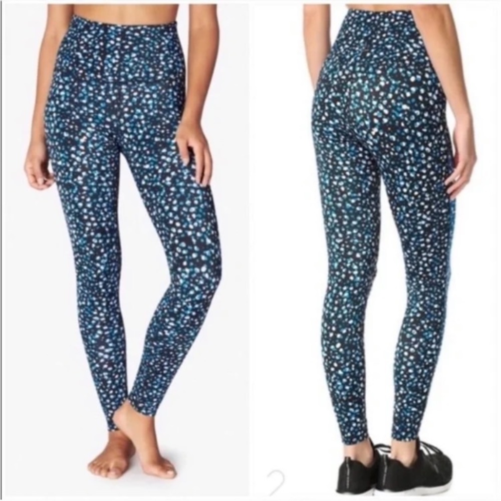 Beyond Yoga Blue and White High-Waisted Leggings